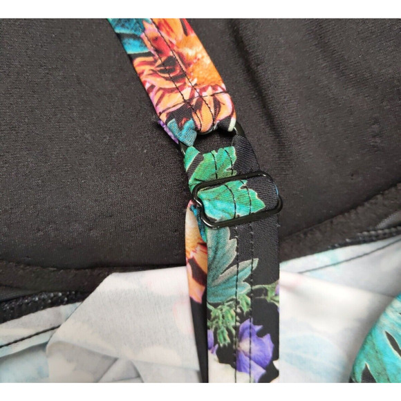 Torrid Swim Tankini Top Size 6 6X Underwire Removable Straps Hawaiian Tropical - Picture 8 of 11